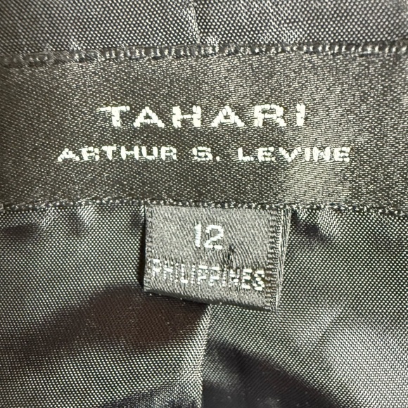 Tahari Arthur S. Levine Women's black Blazer - Size 12 - Picture 7 of 10